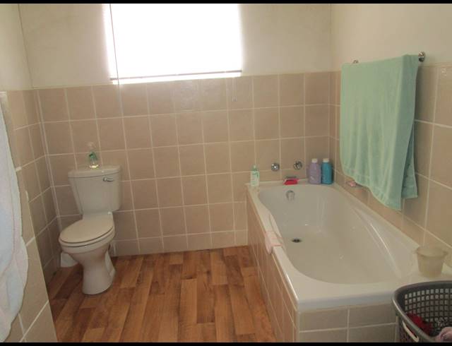 3 BEDROOM FREEHOLD SOLD IN HOWICK NORTH